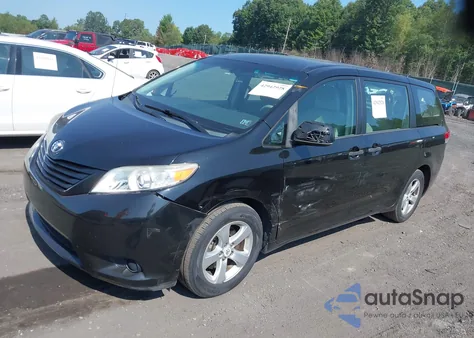 2012 Toyota Sienna Base V6 7 Passenger z USA, uszkodzony, nr VIN 5TDZK3DC3CS264399